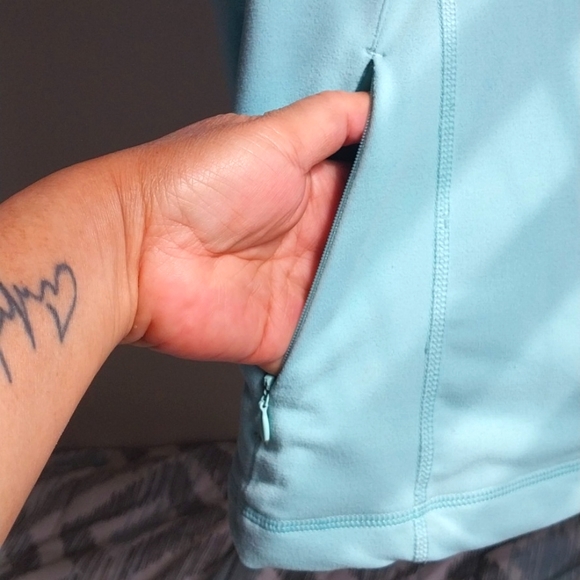 Under Amour Jacket Womens Medium Blue Green Full Zip Long Sleeve Outdoors - Picture 3 of 7